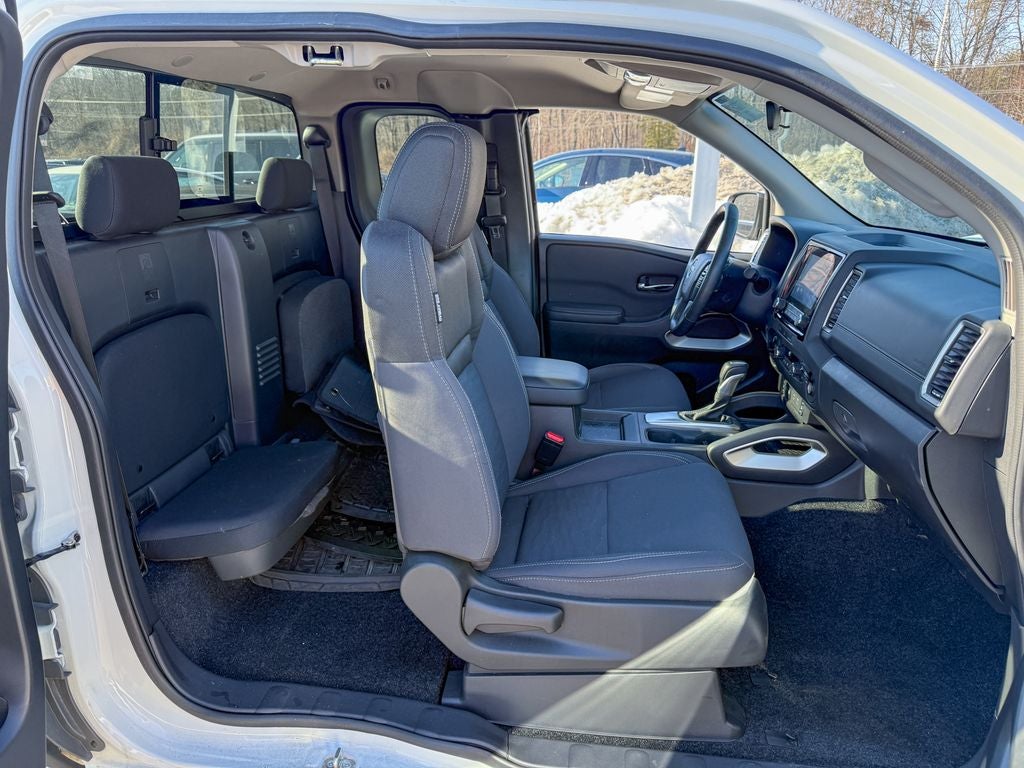 2024 Nissan Frontier SV