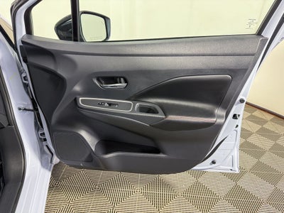 2025 Nissan Versa 1.6 SR