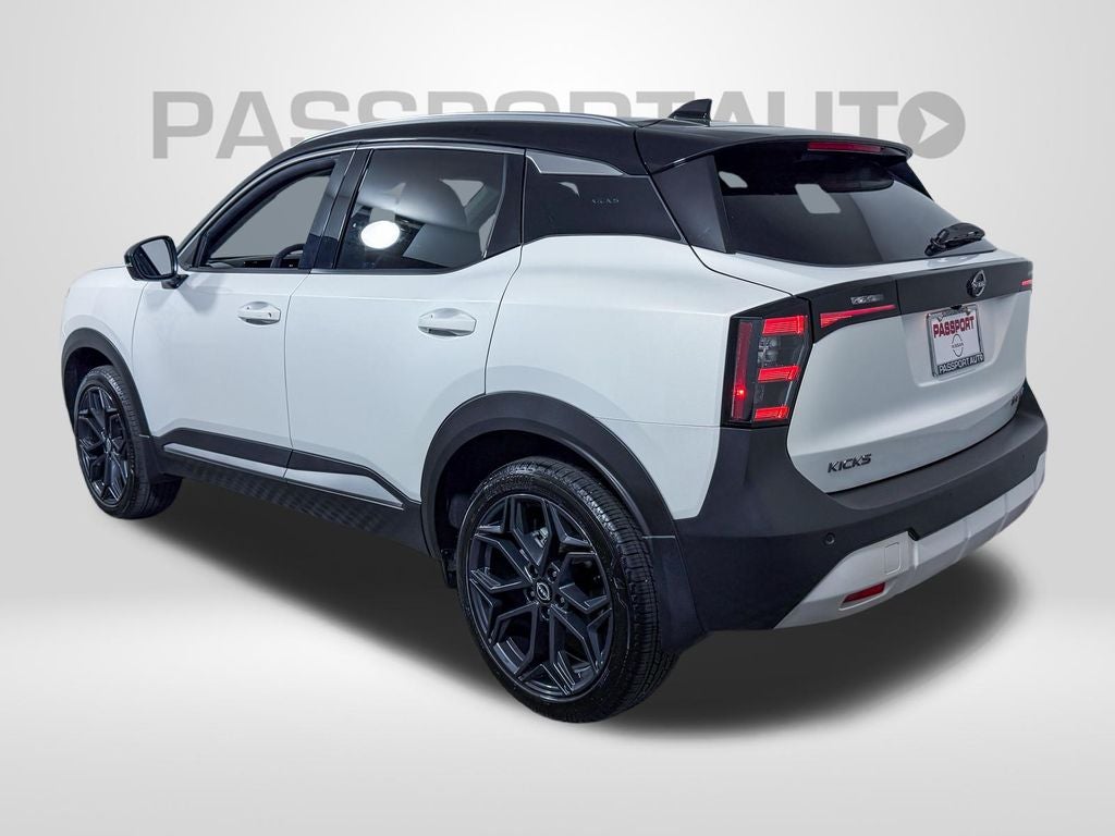 2025 Nissan Kicks SR