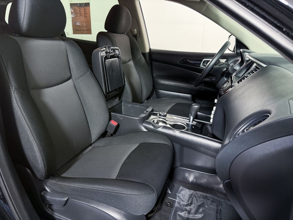 2020 Nissan Pathfinder S