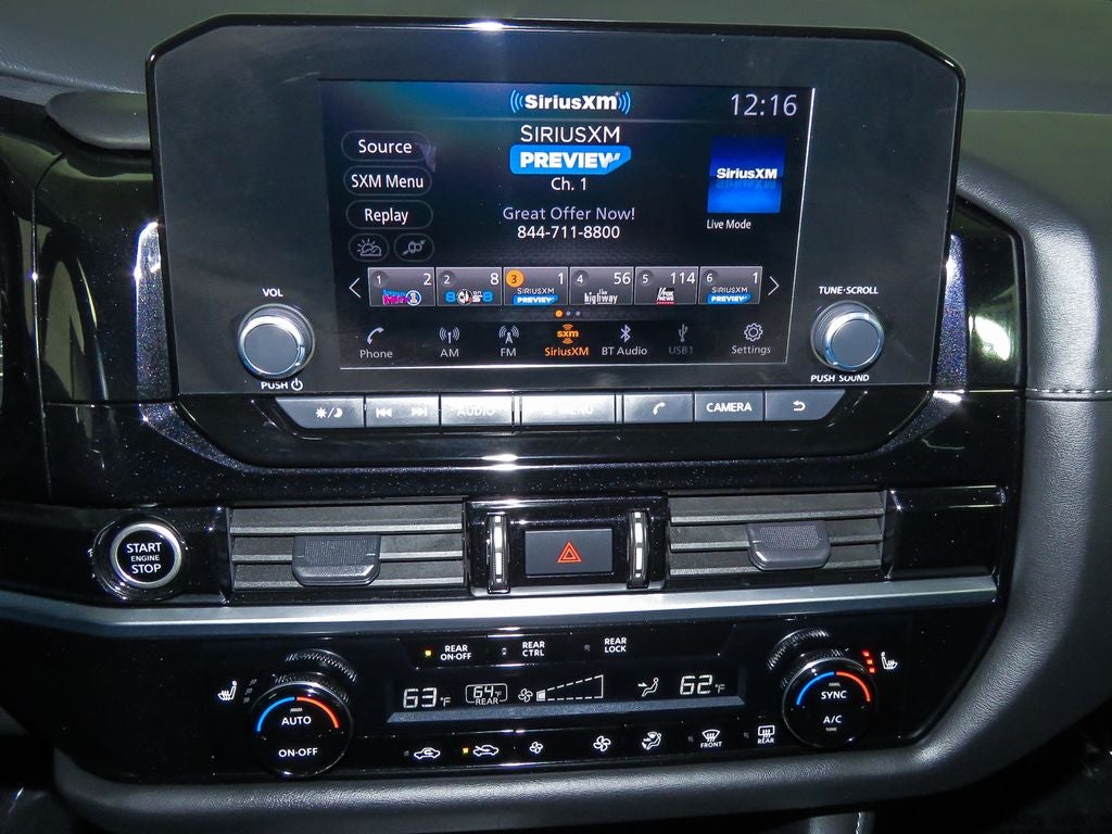 2024 Nissan Pathfinder SV