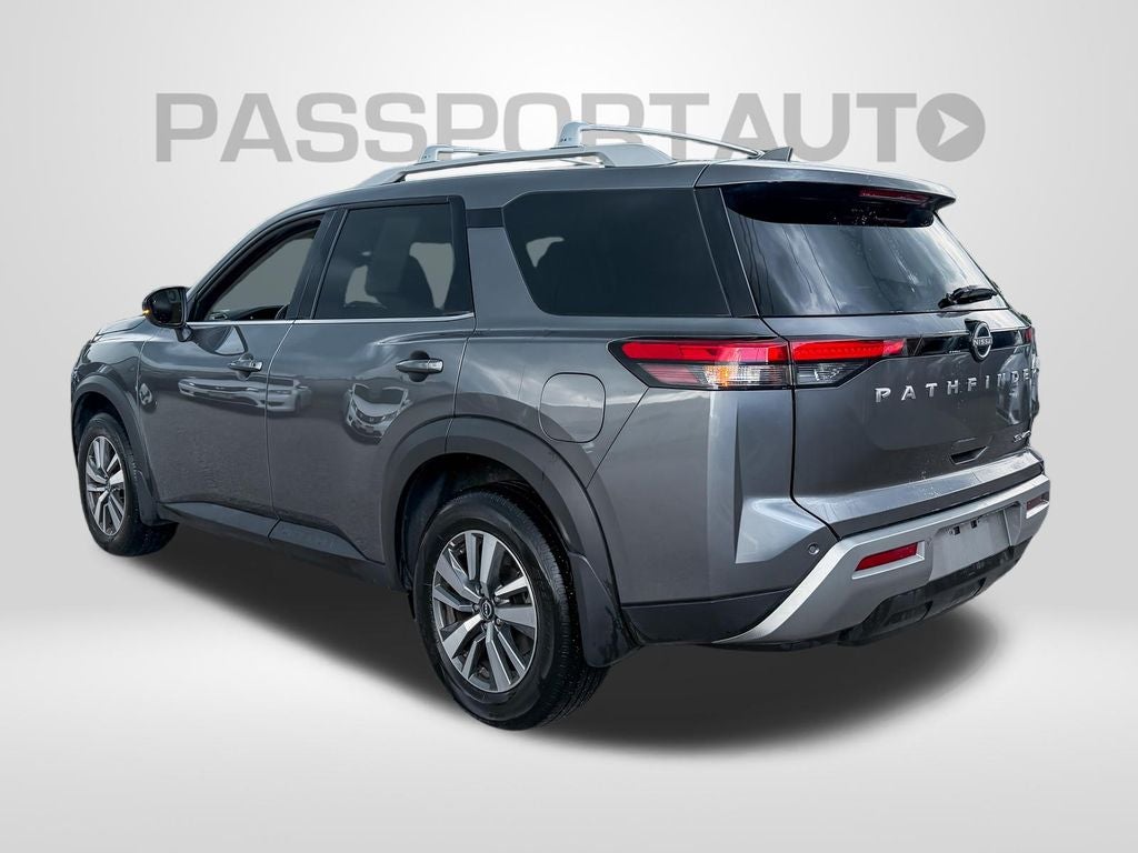 2024 Nissan Pathfinder SL