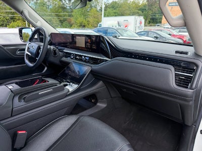 2025 INFINITI QX80 LUXE