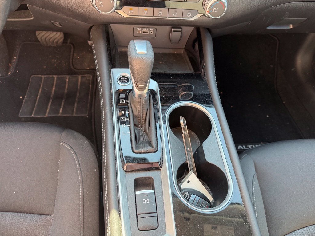 2023 Nissan Altima 2.5 SV Nissan Certified