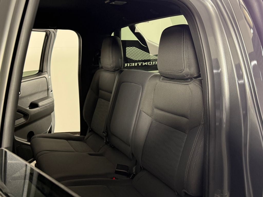 2023 Nissan Frontier SV Midnight Edition