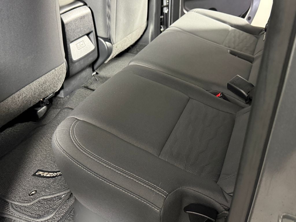 2023 Nissan Frontier SV Midnight Edition