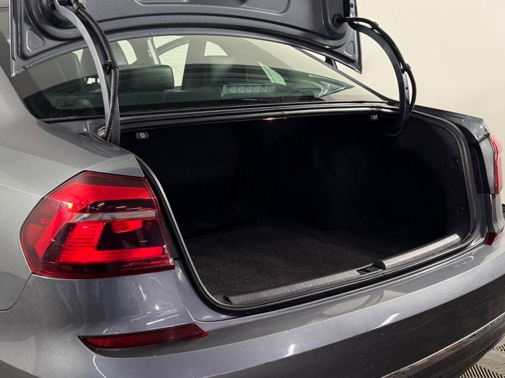 2019 Volkswagen Passat 2.0T Wolfsburg
