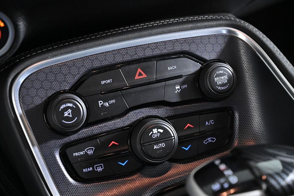 2016 Dodge Challenger SXT Plus