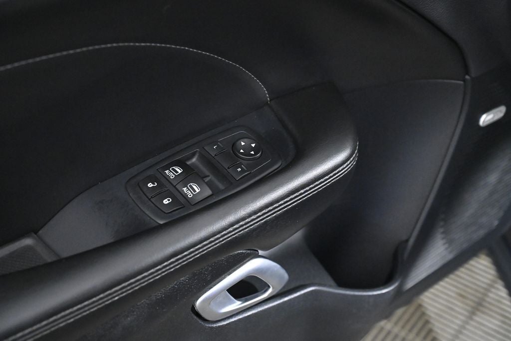 2016 Dodge Challenger SXT Plus