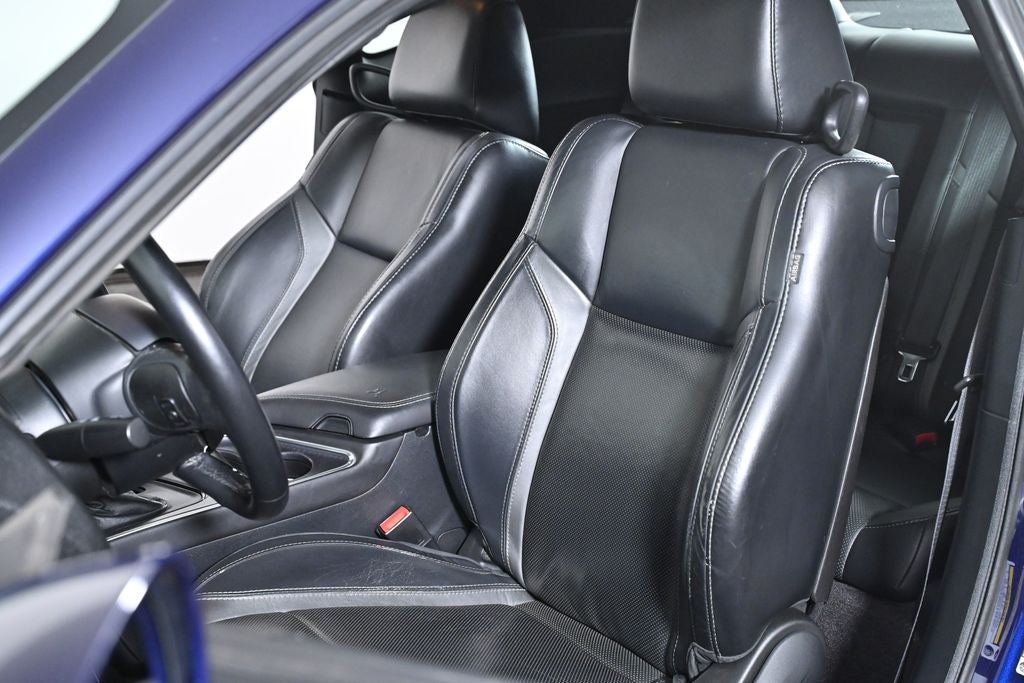 2016 Dodge Challenger SXT Plus