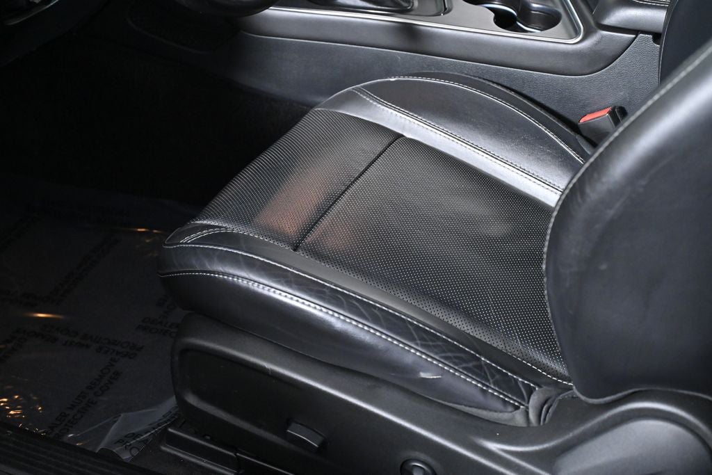 2016 Dodge Challenger SXT Plus