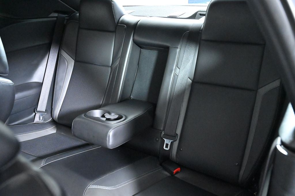 2016 Dodge Challenger SXT Plus