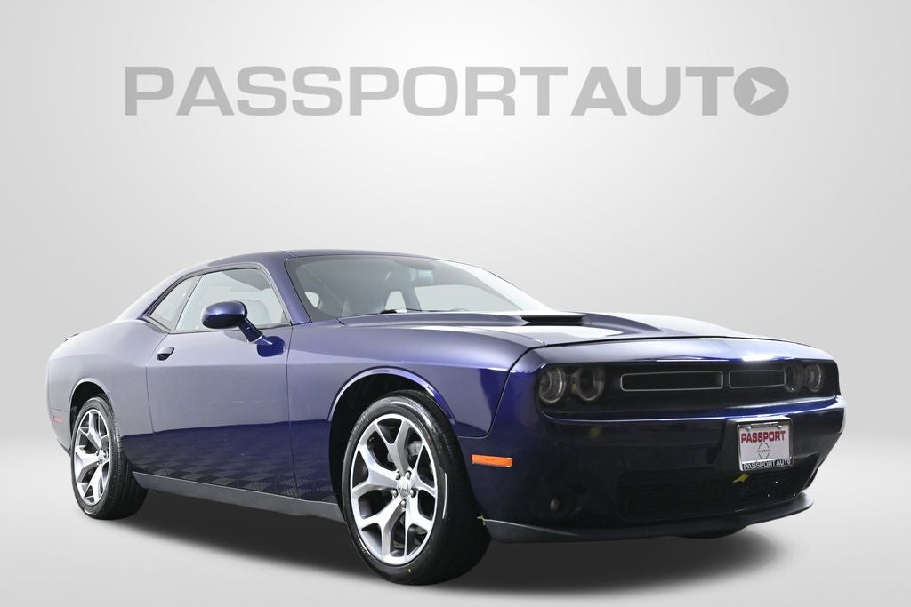 2016 Dodge Challenger SXT Plus