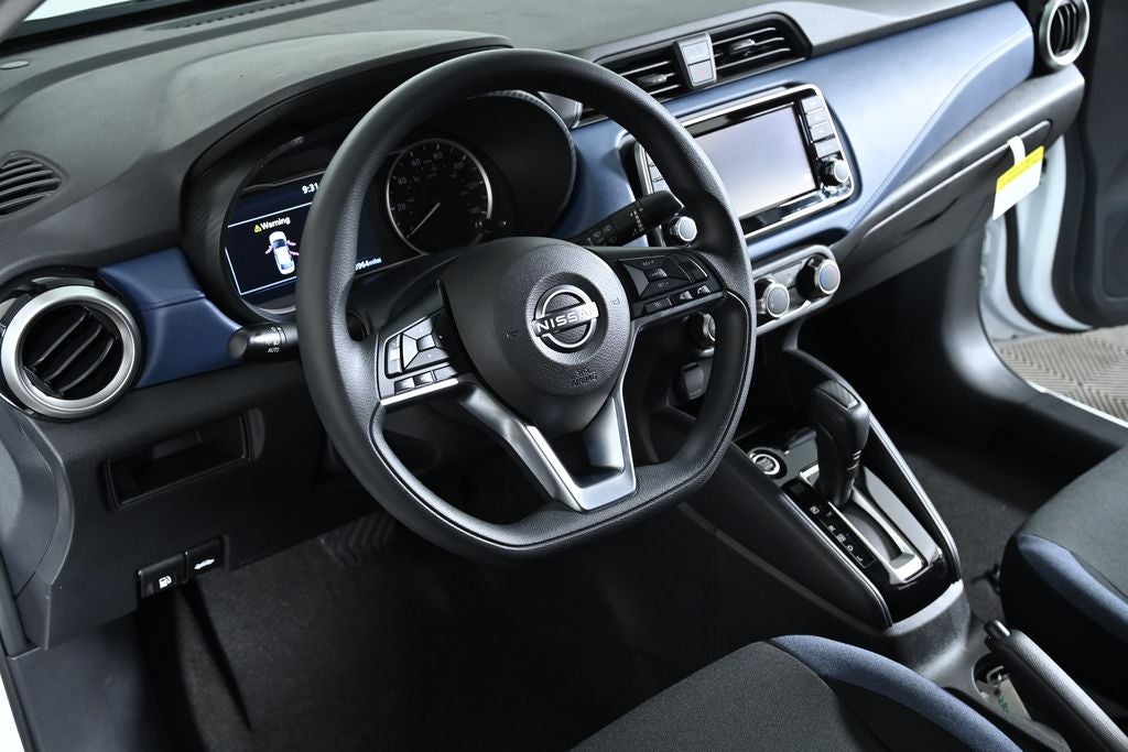 2025 Nissan Versa 1.6 SV Nissan Certified