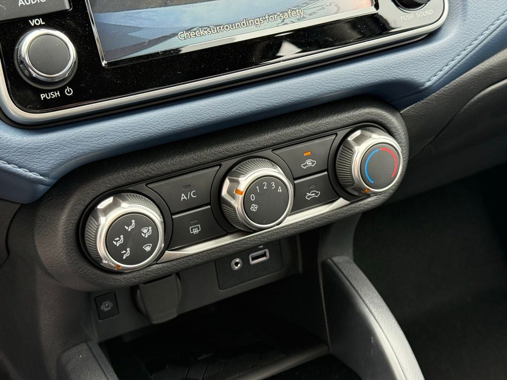 2025 Nissan Versa 1.6 SV