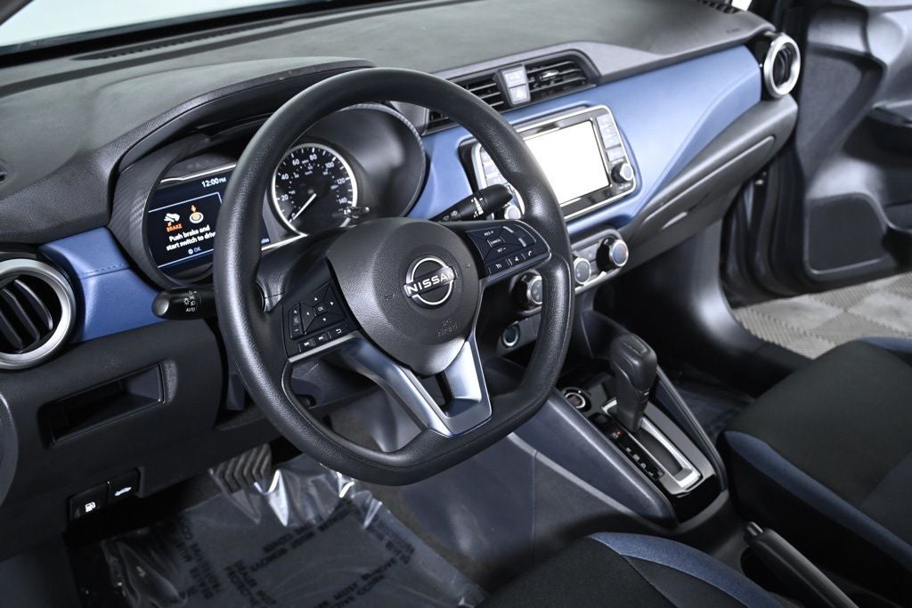 2025 Nissan Versa 1.6 SV Nissan Certified