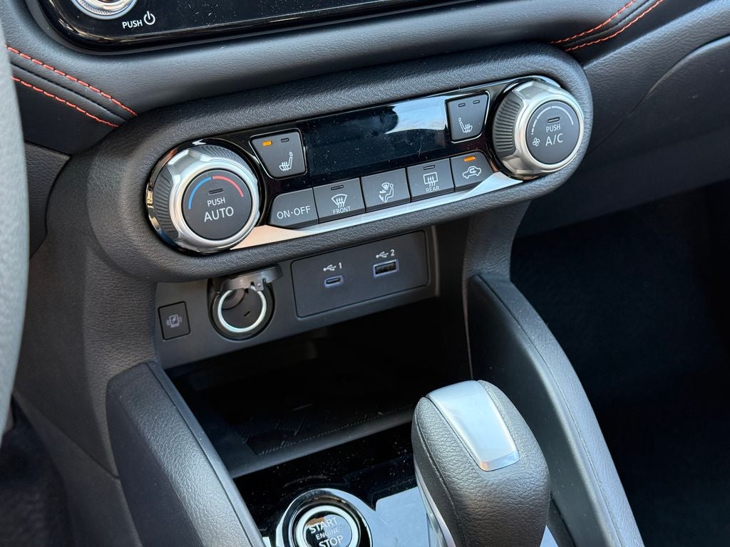 2025 Nissan Versa 1.6 SR