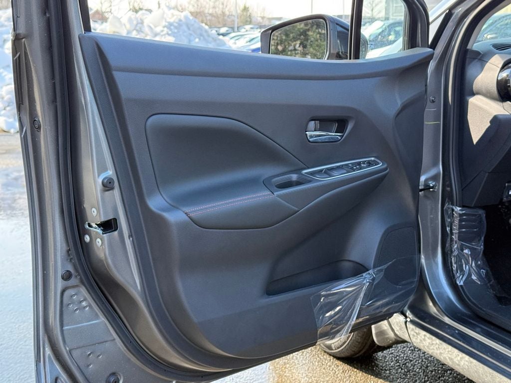 2025 Nissan Versa 1.6 SR