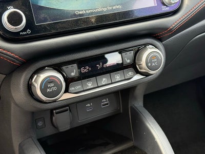 2025 Nissan Versa 1.6 SR