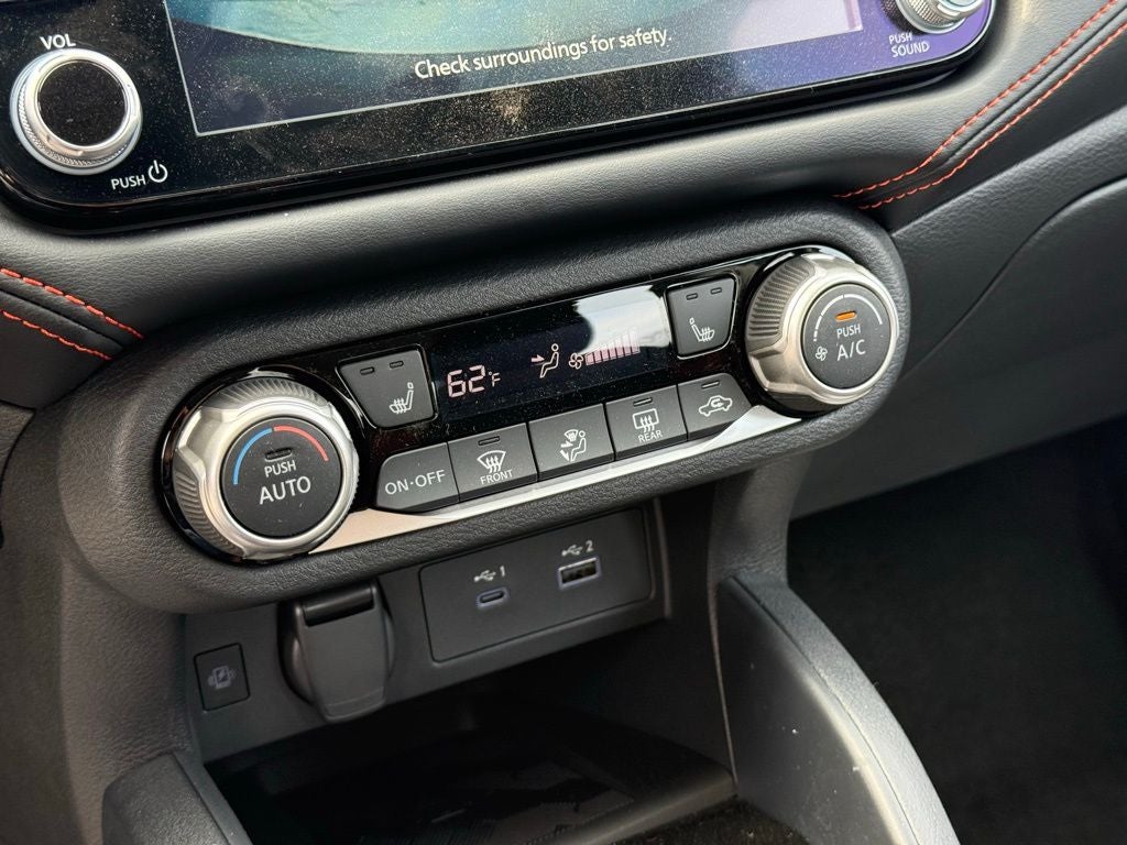 2025 Nissan Versa 1.6 SR