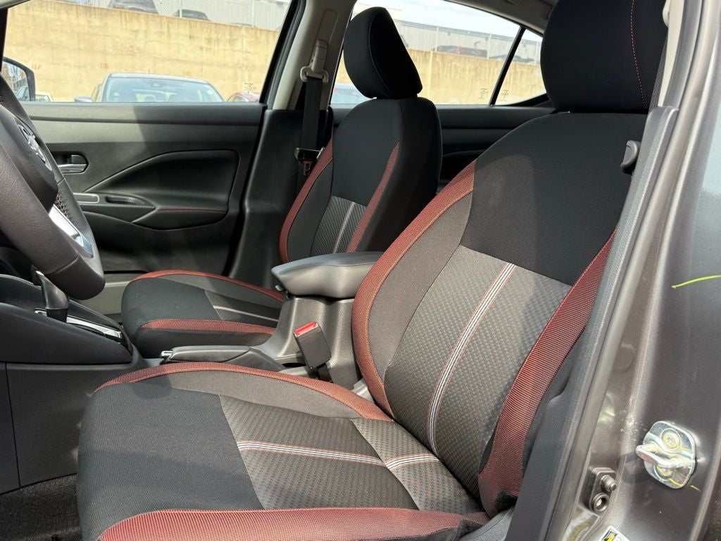 2025 Nissan Versa 1.6 SR