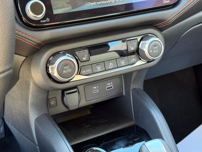 2025 Nissan Versa 1.6 SR