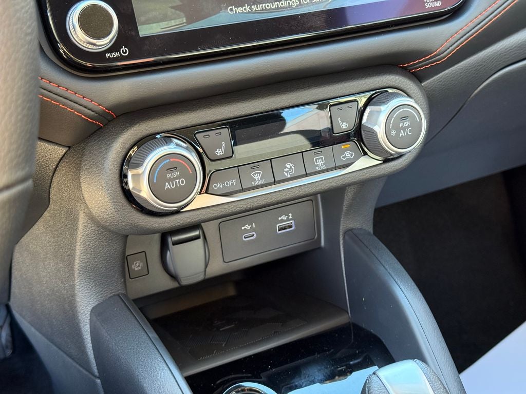 2025 Nissan Versa 1.6 SR