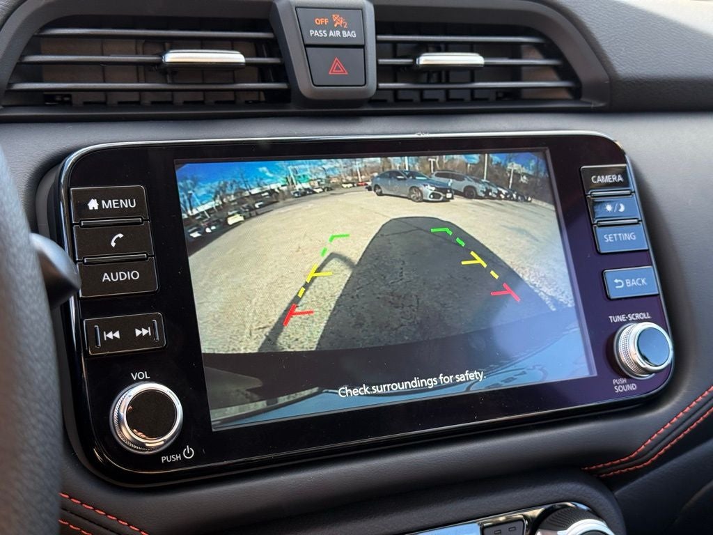 2025 Nissan Versa 1.6 SR