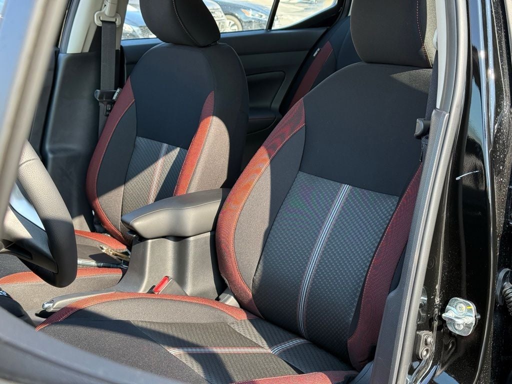 2025 Nissan Versa 1.6 SR