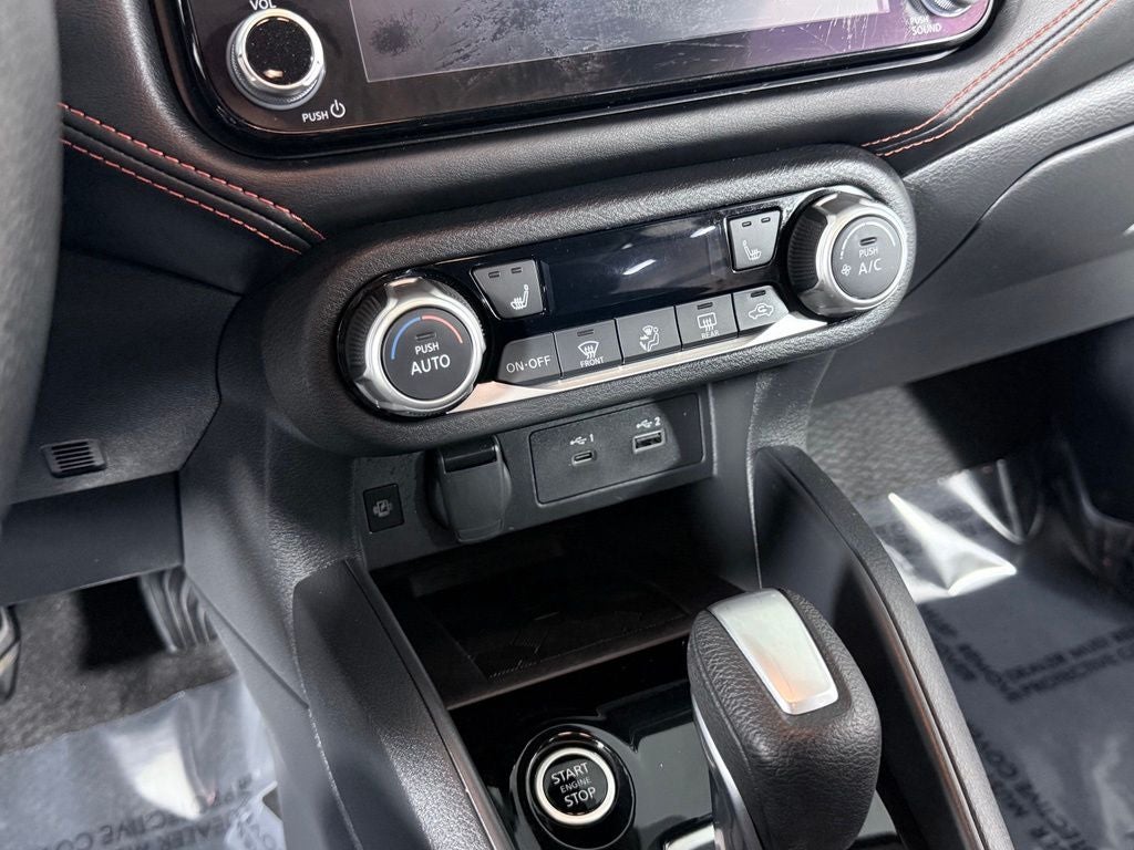 2025 Nissan Versa 1.6 SR