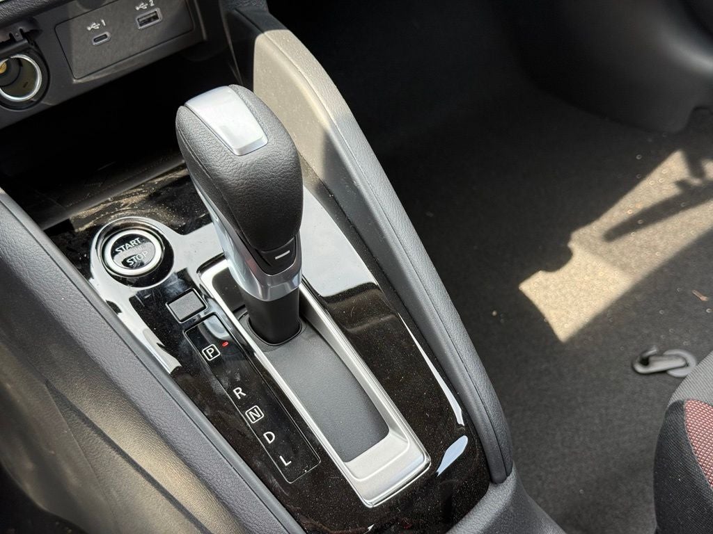 2025 Nissan Versa 1.6 SR
