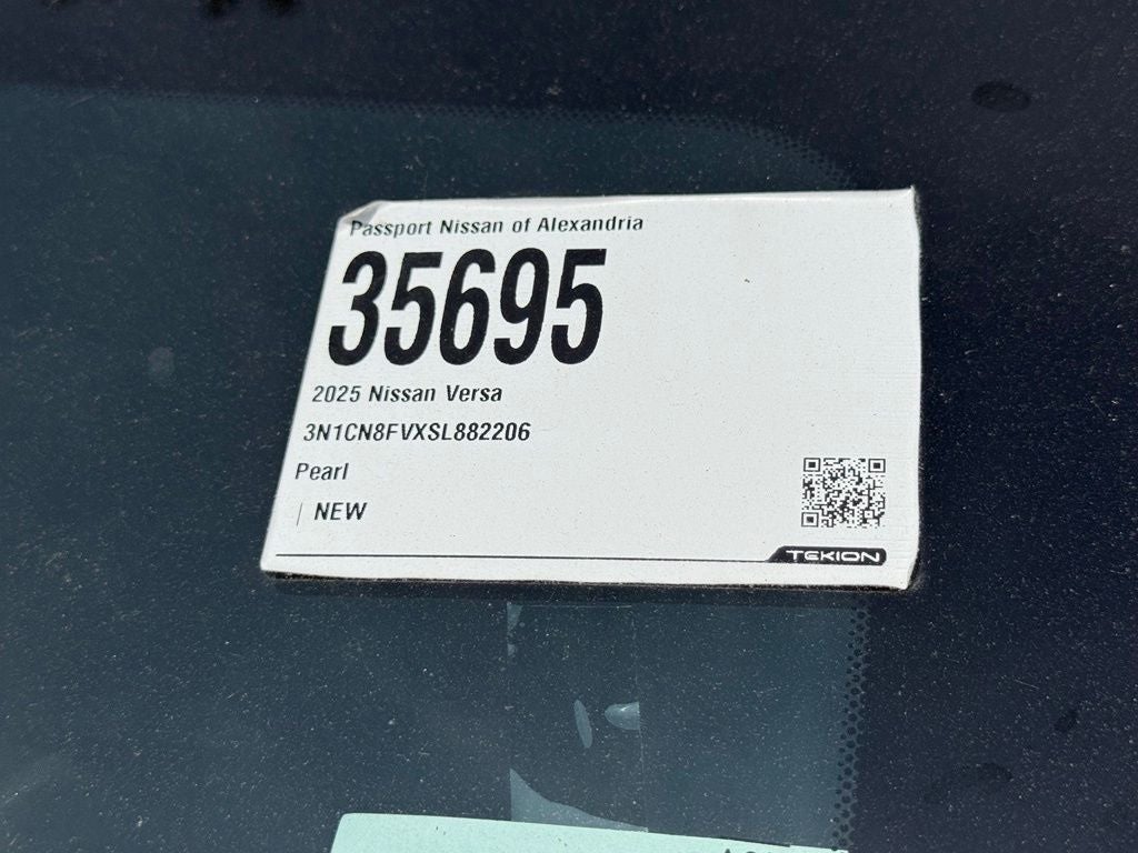 2025 Nissan Versa 1.6 SR