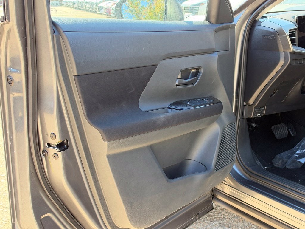 2027 Nissan Kicks S