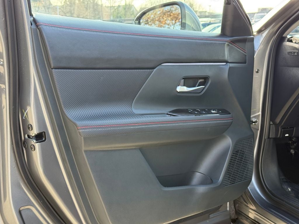 2025 Nissan Kicks SR Nissan Certified