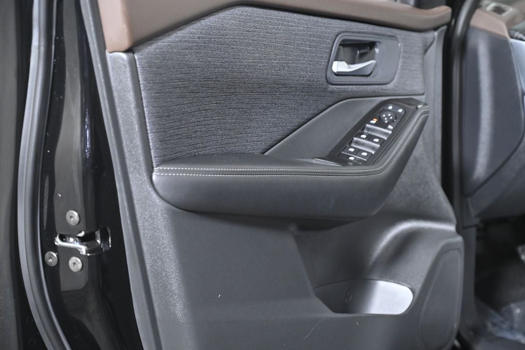 2023 Nissan Rogue SV Nissan Certified