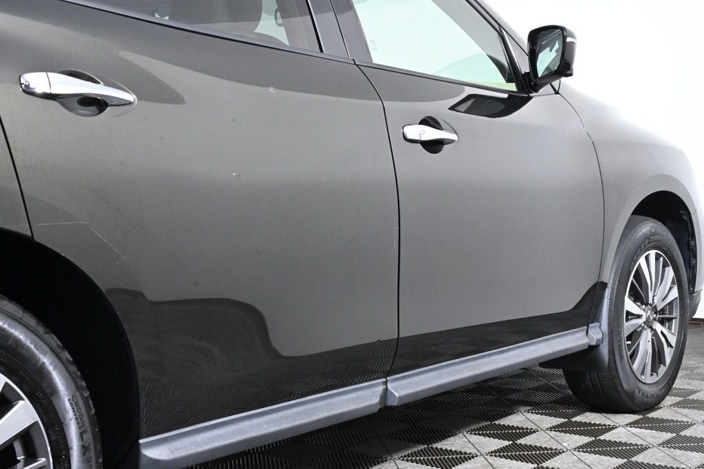2017 Nissan Pathfinder SL