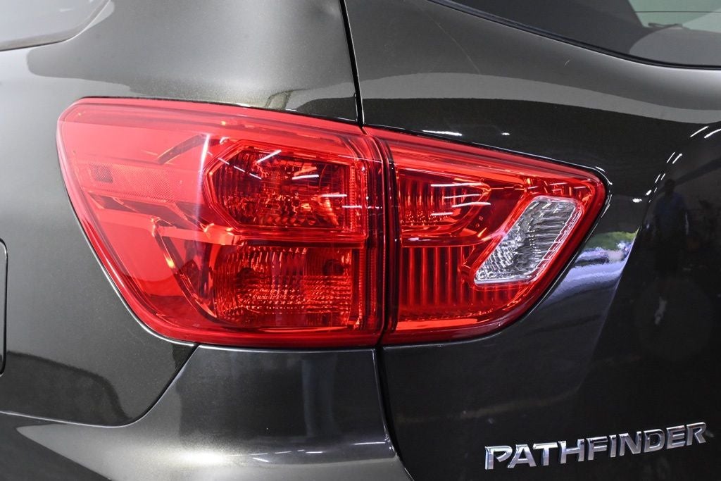 2017 Nissan Pathfinder SL