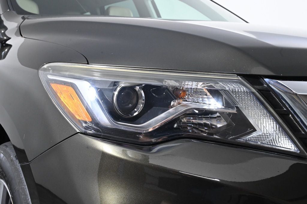 2017 Nissan Pathfinder SL