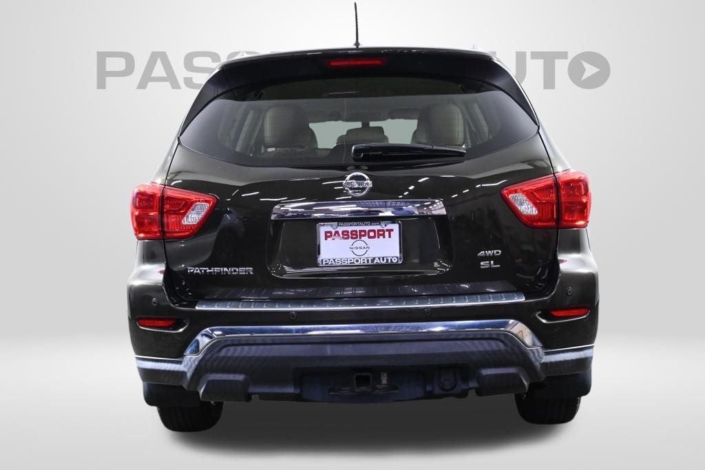 2017 Nissan Pathfinder SL