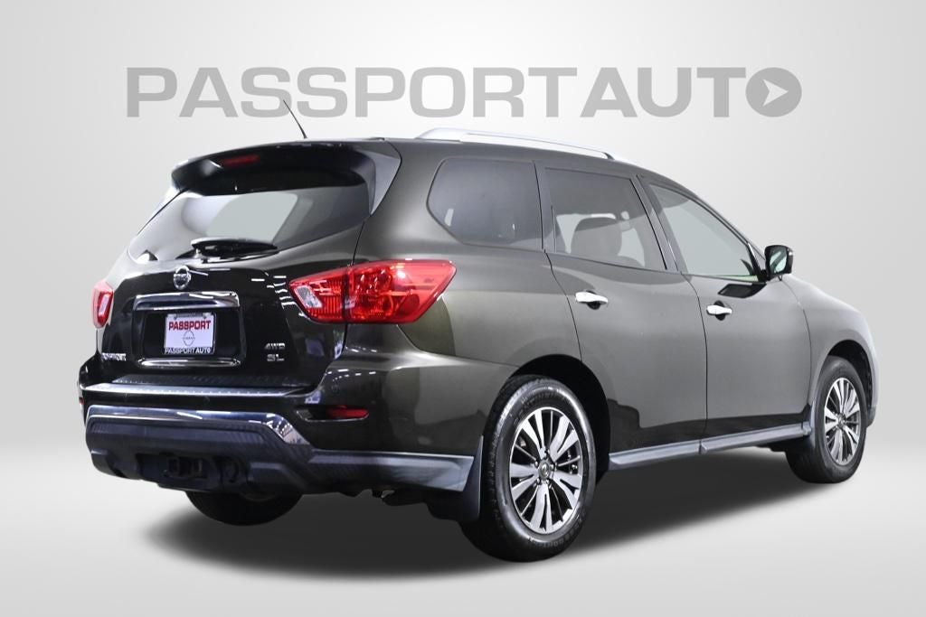 2017 Nissan Pathfinder SL