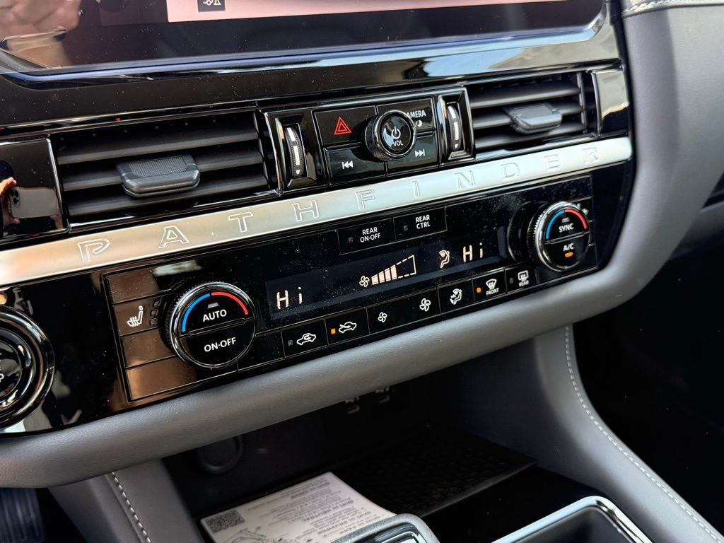 2026 Nissan Pathfinder SV