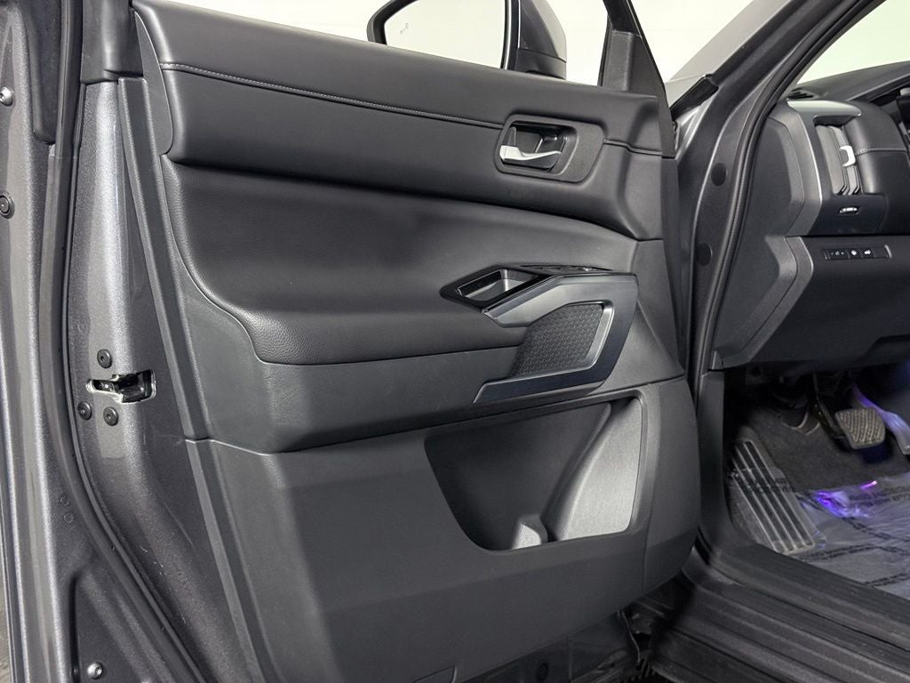 2025 Nissan Pathfinder SL Nissan Certified