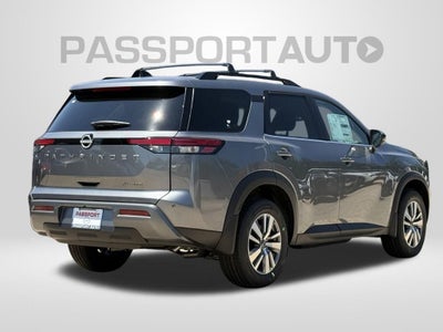 2026 Nissan Pathfinder SL