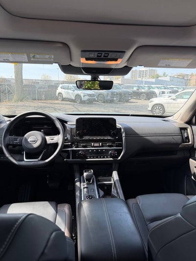 2025 Nissan Pathfinder Platinum