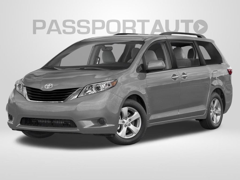 2015 Toyota Sienna LE 8 Passenger