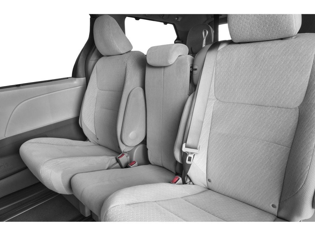 2015 Toyota Sienna LE 8 Passenger