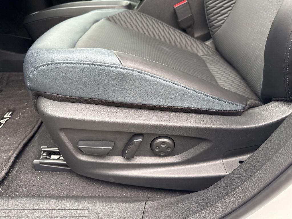 2026 Nissan Leaf PLATINUM+