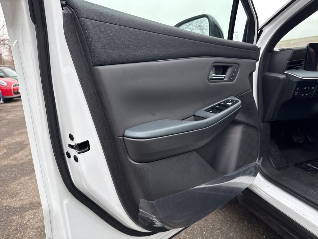 2026 Nissan Leaf PLATINUM+