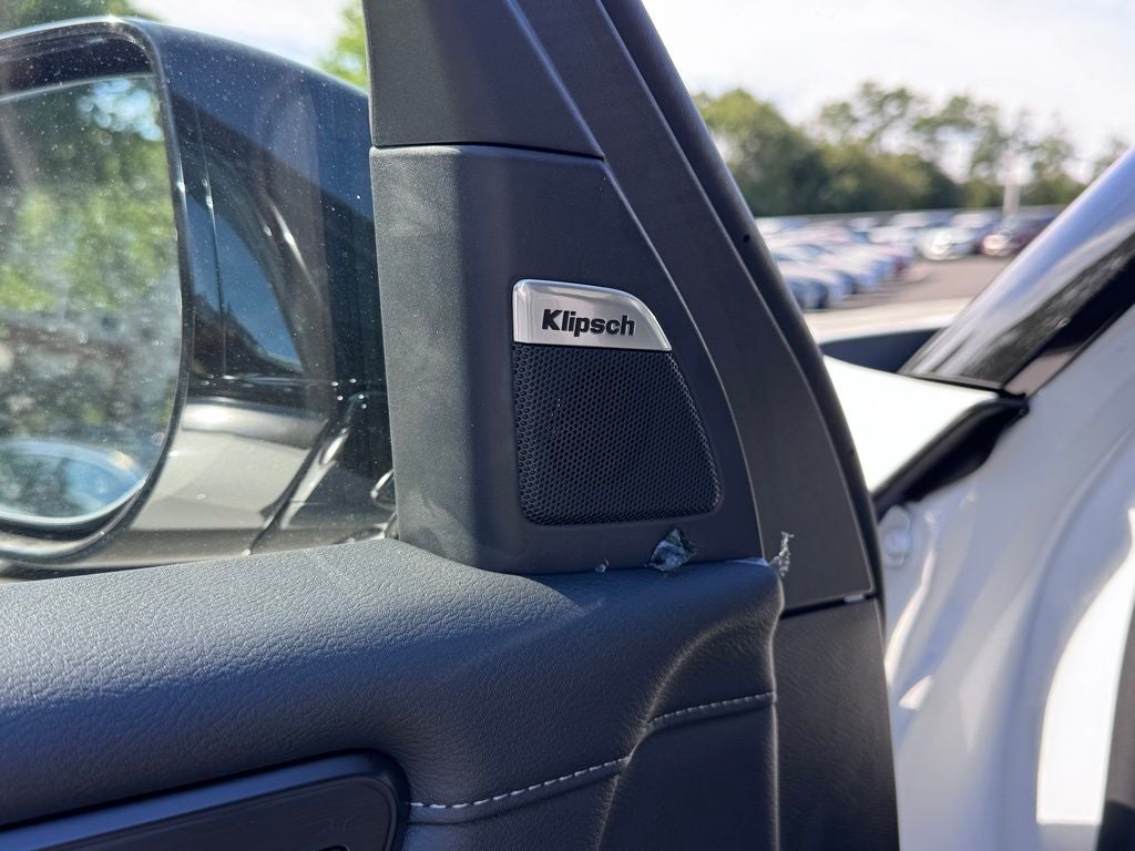 2025 Nissan Armada SL