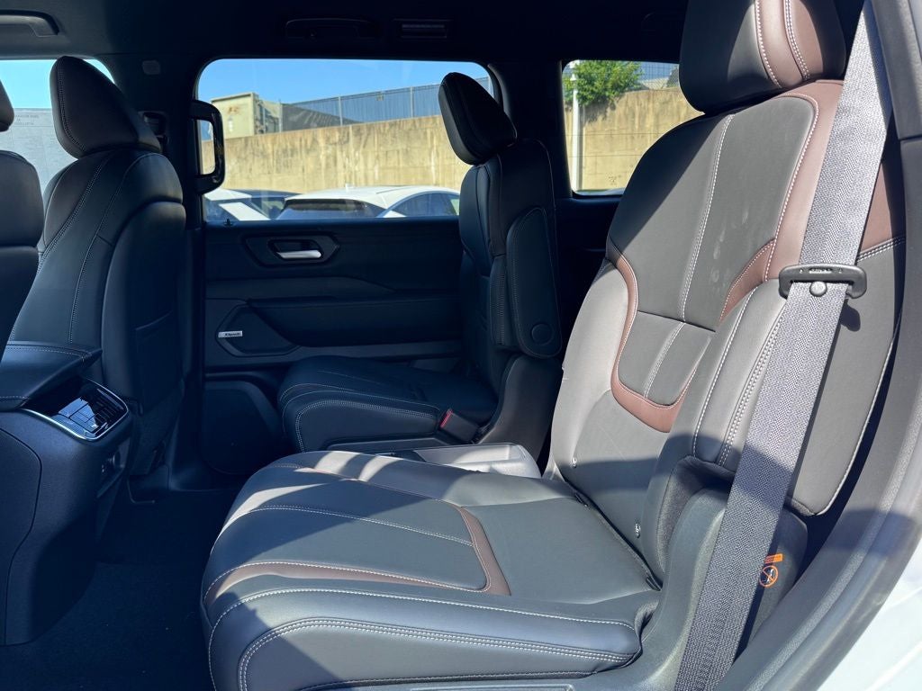 2025 Nissan Armada SL